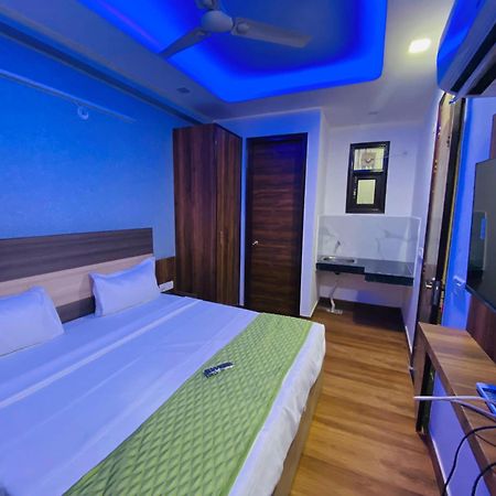 ニューデリー Surya International Bed & Breakfast エクステリア 写真