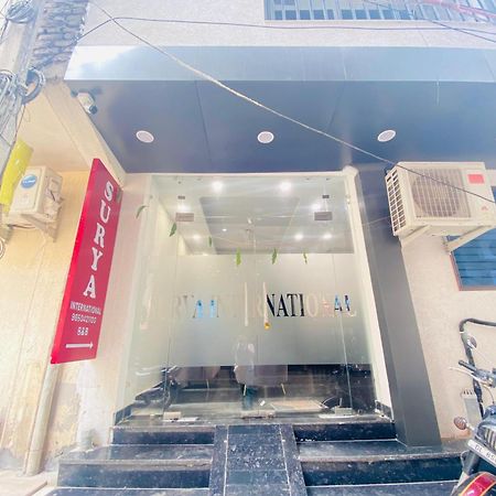 ニューデリー Surya International Bed & Breakfast エクステリア 写真