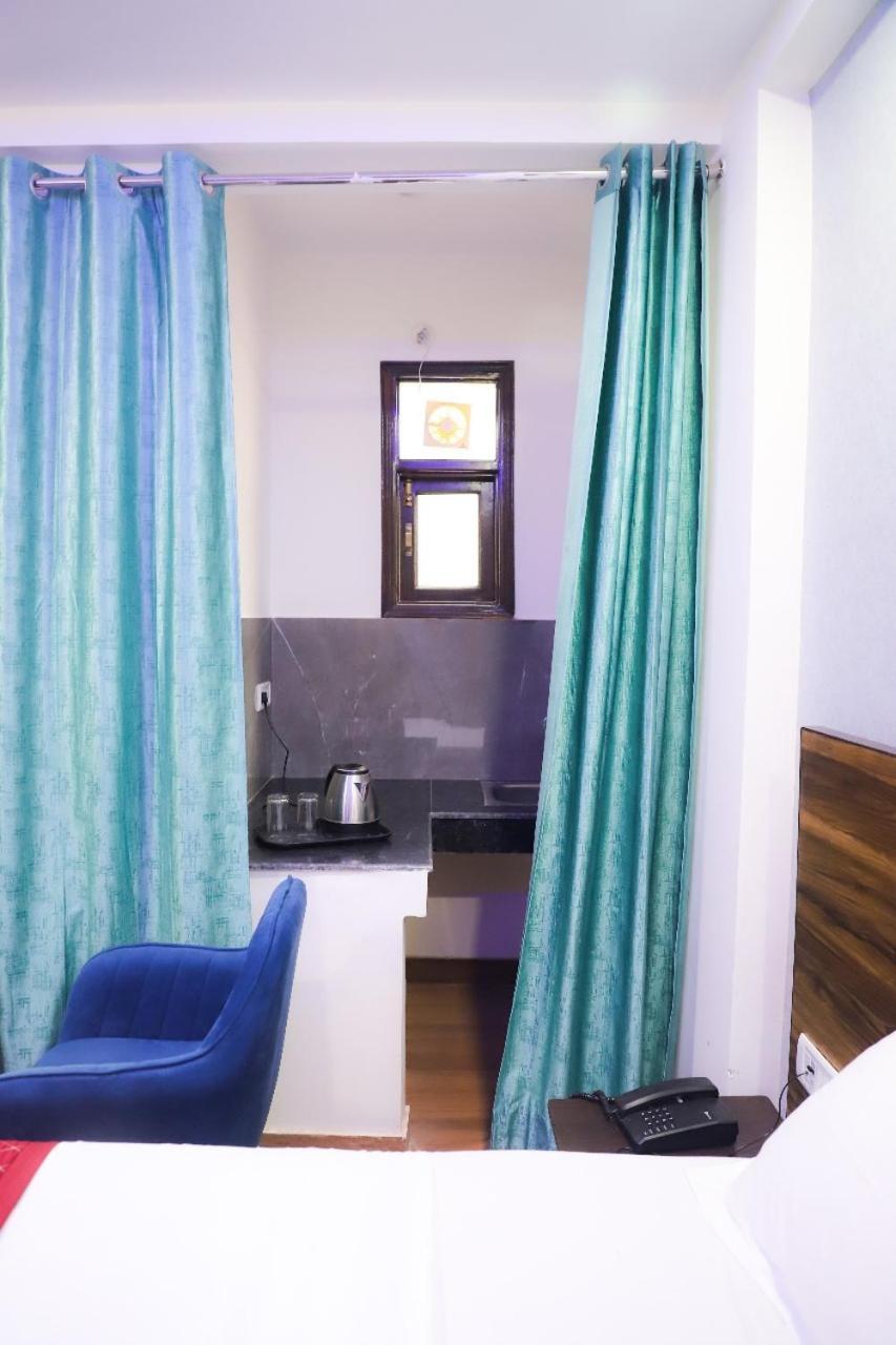 ニューデリー Surya International Bed & Breakfast エクステリア 写真