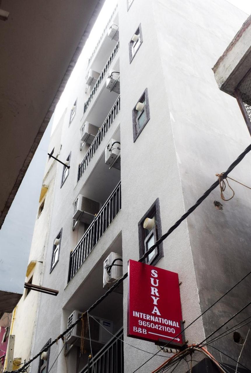 ニューデリー Surya International Bed & Breakfast エクステリア 写真