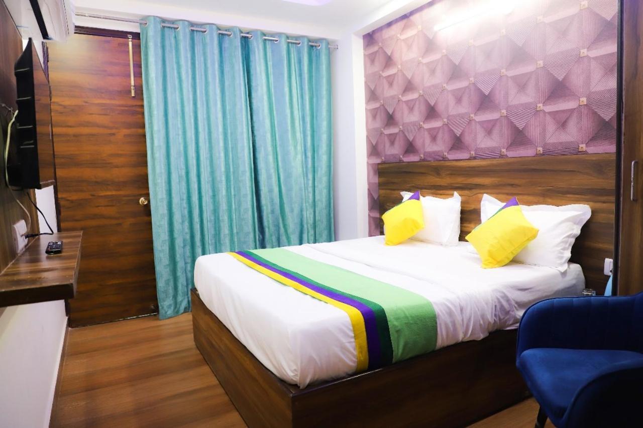 ニューデリー Surya International Bed & Breakfast エクステリア 写真