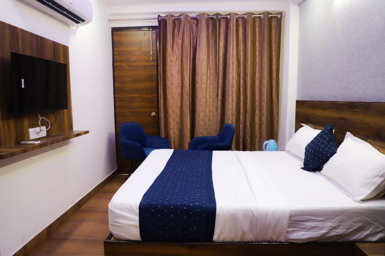 ニューデリー Surya International Bed & Breakfast エクステリア 写真