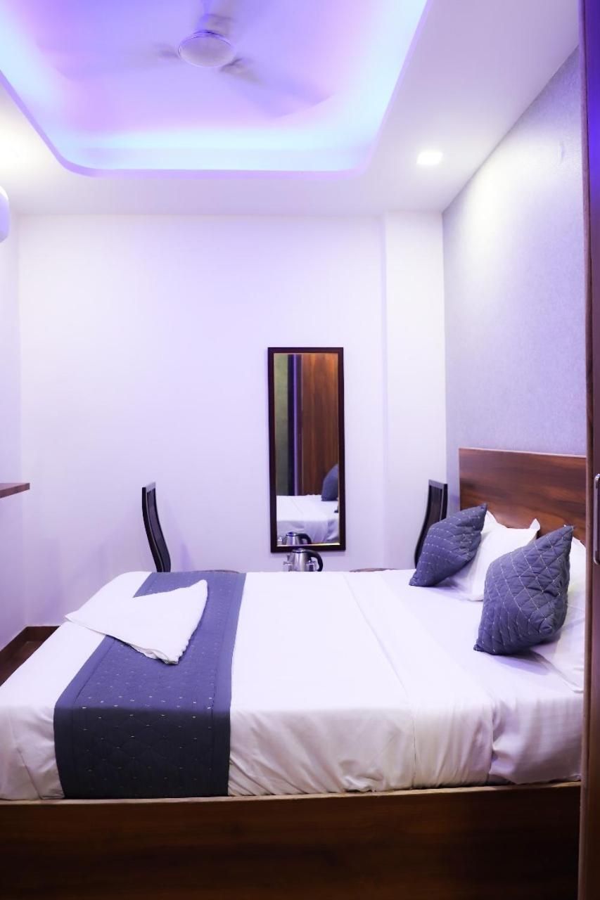ニューデリー Surya International Bed & Breakfast エクステリア 写真