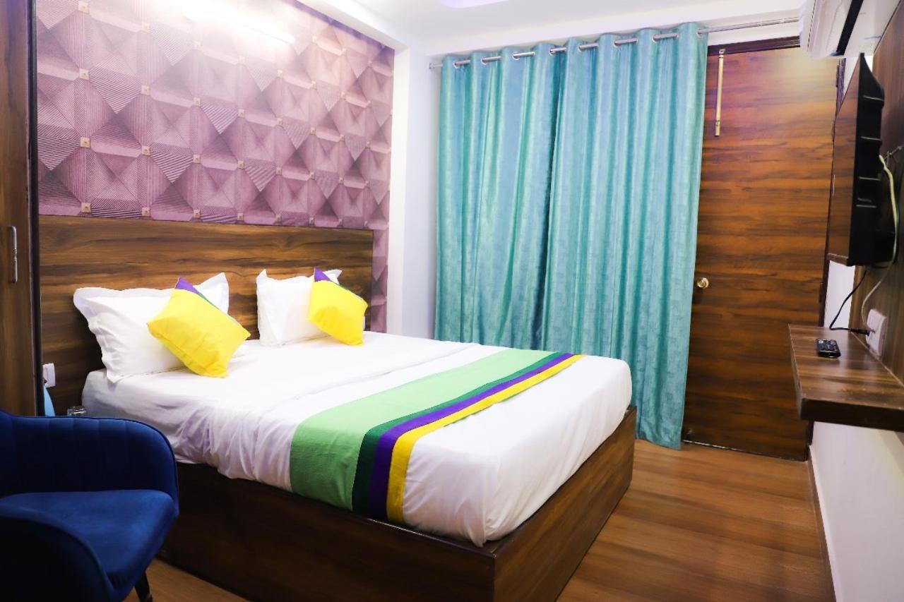 ニューデリー Surya International Bed & Breakfast エクステリア 写真